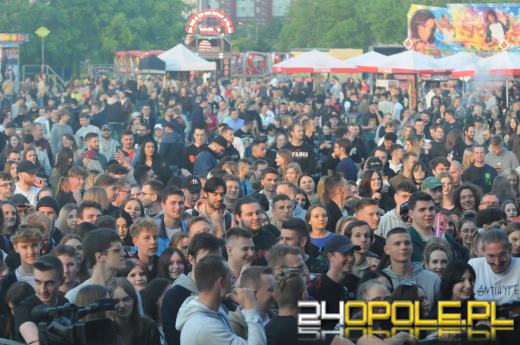 Politechnika Opolska rozpoczęła swoją część Piastonaliów. Tłumy na błoniach!