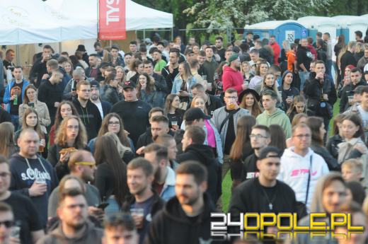 Politechnika Opolska rozpoczęła swoją część Piastonaliów. Tłumy na błoniach!