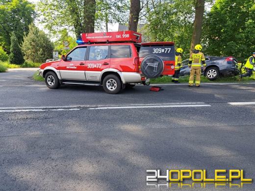 Samochód osobowy wypadł z drogi w Grodźcu