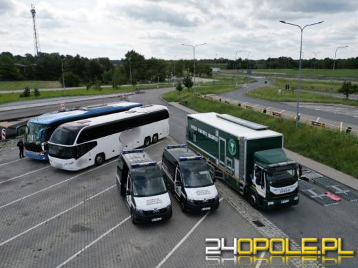 Autobusy niesprawne technicznie wiozły młodzież. Posypały się kary