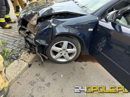Kierująca audi uderzyła w mury hotelu Piast w Opolu