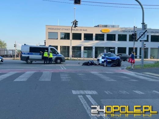 Zderzenie auta z motocyklem w Opolu. Jedna osoba została ranna