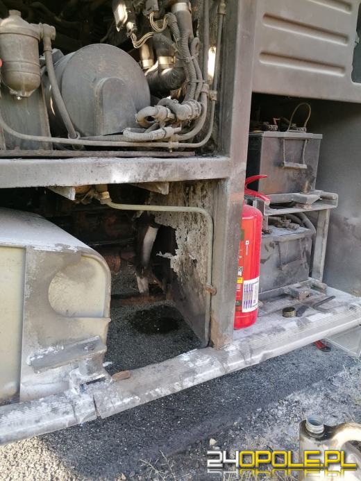 Pożar autokaru na A4. Przewoził dzieci