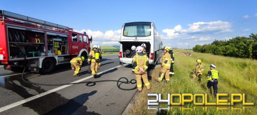 Pożar autokaru na A4. Przewoził dzieci