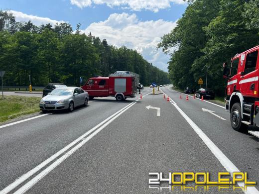 Zderzenie osobówek na DK46 w Schodni