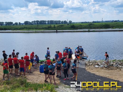 Regaty smoczych łodzi zdominowały festyn w Opolu-Groszowicach
