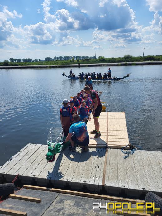 Regaty smoczych łodzi zdominowały festyn w Opolu-Groszowicach