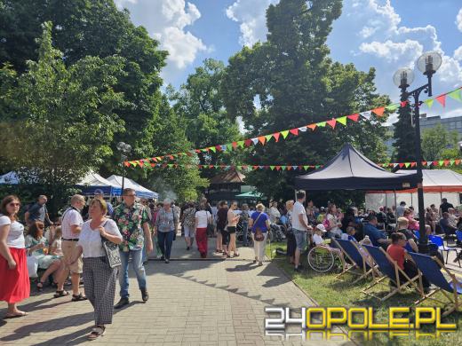 Na Placu Wolności w Opolu trwa 28 Festyn Fundacji Dom