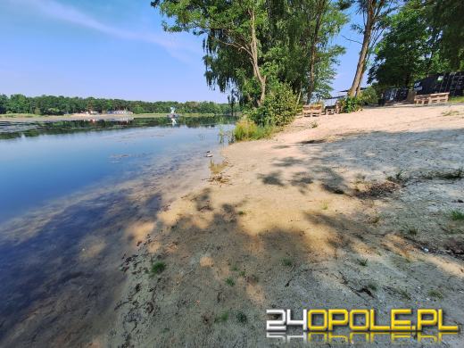 Jezioro średnie w Turawie kwitnie. Trwają prace na wodzie