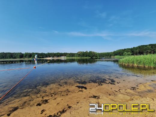 Jezioro średnie w Turawie kwitnie. Trwają prace na wodzie