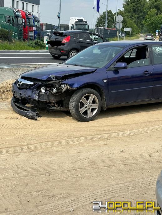 Wypadek z udziałem wozu strażackiego w gminie Dąbrowa