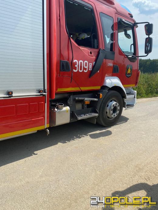 Wypadek z udziałem wozu strażackiego w gminie Dąbrowa
