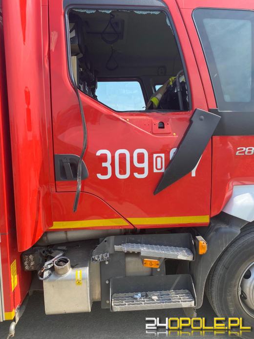 Wypadek z udziałem wozu strażackiego w gminie Dąbrowa