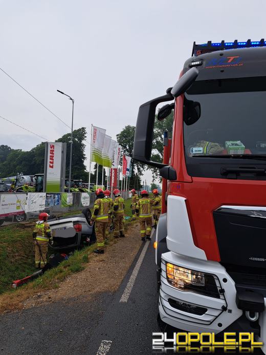 Dachowanie osobówki w powiecie namysłowskim. Kierowca miał w pojeździe narkotyki