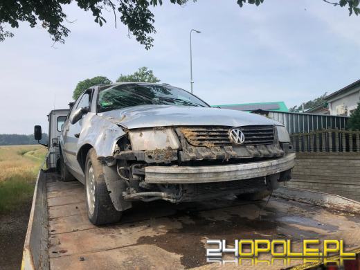 Dachowanie osobówki w powiecie namysłowskim. Kierowca miał w pojeździe narkotyki