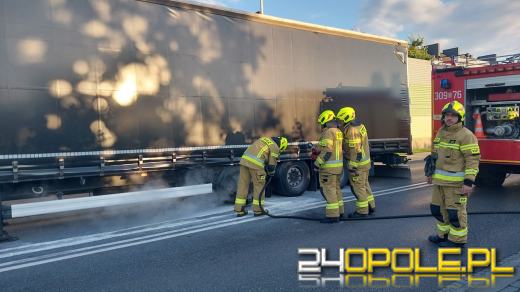 Pożar opony w samochodzie ciężarowym. Zdarzenie mogło mieć fatalne skutki