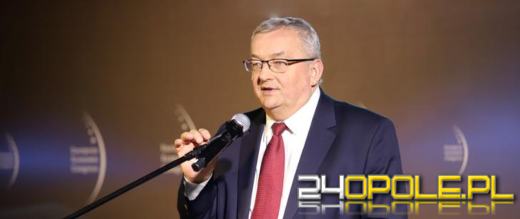 Minister od fotoradarów jeździ z antyradarem. Zapłacili za to podatnicy