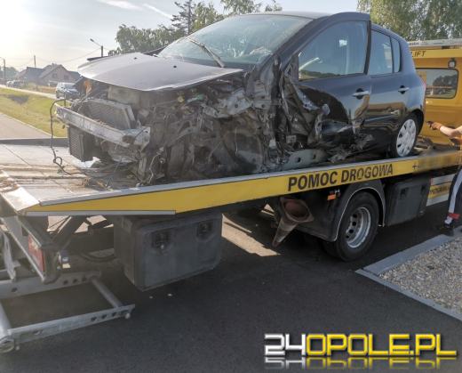 Kierowca zasnął i doprowadził do czołowego zderzenia w powiecie strzeleckim