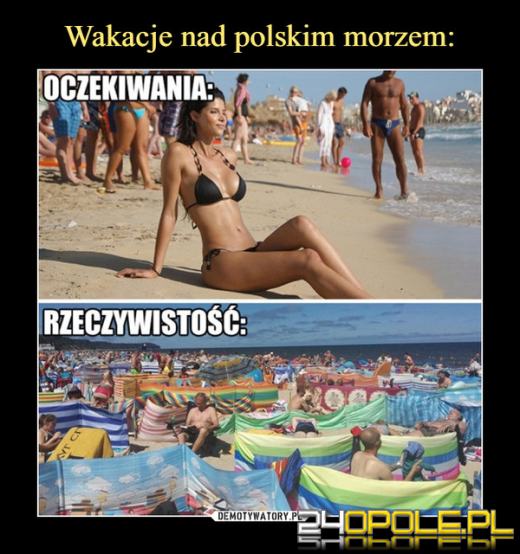 "Janusz i Grażyna" nad morzem. Internet w szydzeniu z plażowiczów jest bezlitosny