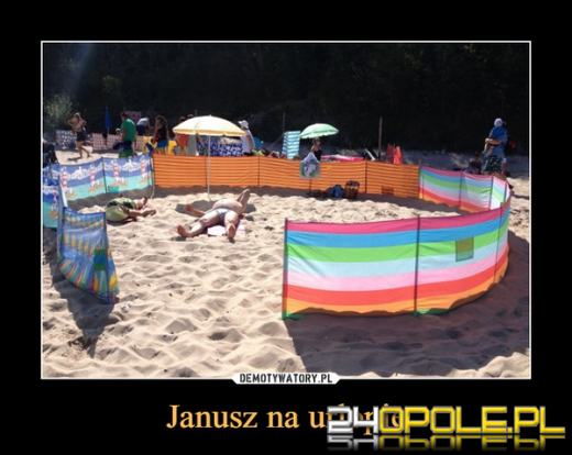 "Janusz i Grażyna" nad morzem. Internet w szydzeniu z plażowiczów jest bezlitosny