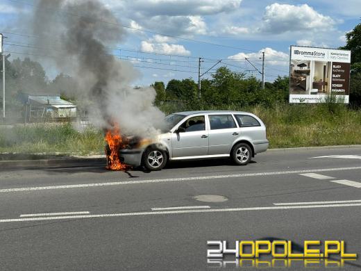 Pożar osobówki na Alei Przyjaźni w Opolu