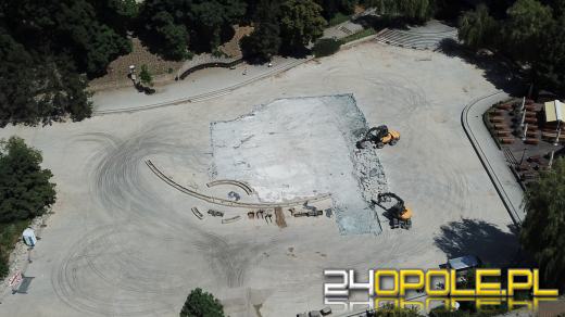 Trwa remont Stawu Zamkowego i fontanny