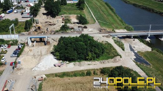Krapkowicka w remoncie. Kiedy przejedziemy pod poszerzonym wiaduktem?