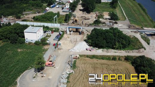 Krapkowicka w remoncie. Kiedy przejedziemy pod poszerzonym wiaduktem?
