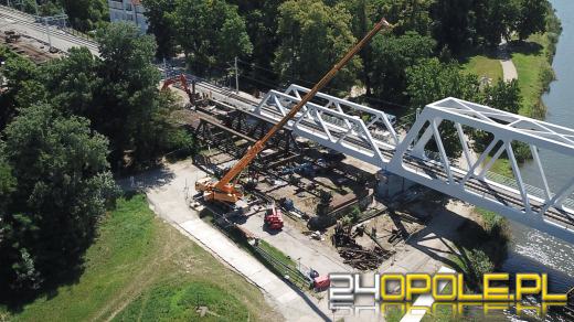 Zielony most kolejowy był wizytówką Parku Nadodrzańskiego. Właśnie znika
