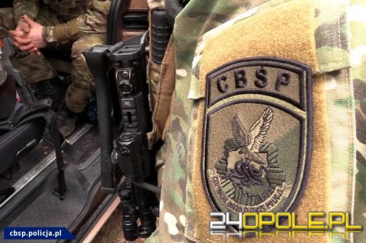 Pił alkohol na stacji paliw i odjechał.... zatrzymali go funkcjonariusze z CBŚP