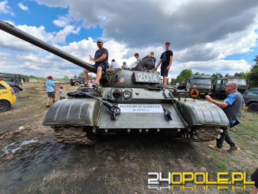 Trwa Zlot Pojazdów Militarnych na poligonie w Winowie