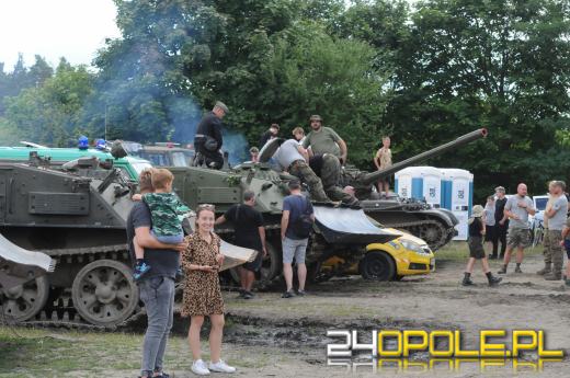 Trwa Zlot Pojazdów Militarnych na poligonie w Winowie