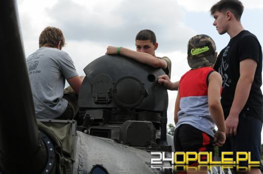 Trwa Zlot Pojazdów Militarnych na poligonie w Winowie