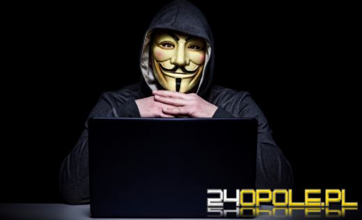 Polacy boją się hakerów. Ale sami idą im na rękę