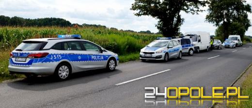 18 imigrantów upchniętych w dostawczym busie - policjanci zatrzymali kierującą