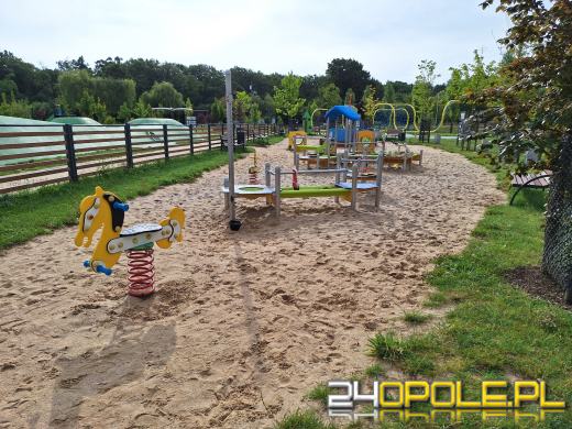 Plac zabaw doczekał się naprawy. Miasto toczy dwie batalie w Sądzie