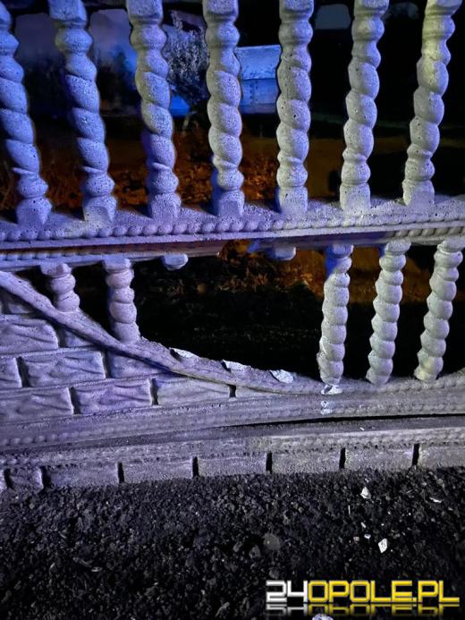 Pijany i bez kasku, motocyklem wjechał w ogrodzenie