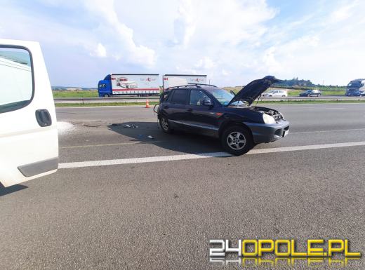 A4: Bus zderzył się z osobówką. Kierowcy mieli dużo szczęścia