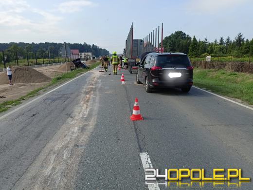 Zderzenie dwóch osobówek i ciężarówki w Hanuszowie