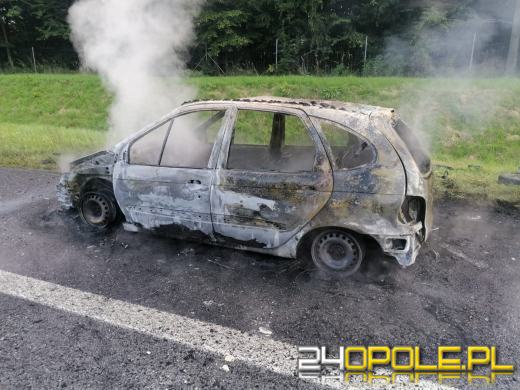 Pożar samochodu osobowego na autostradzie A4
