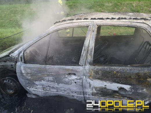 Pożar samochodu osobowego na autostradzie A4