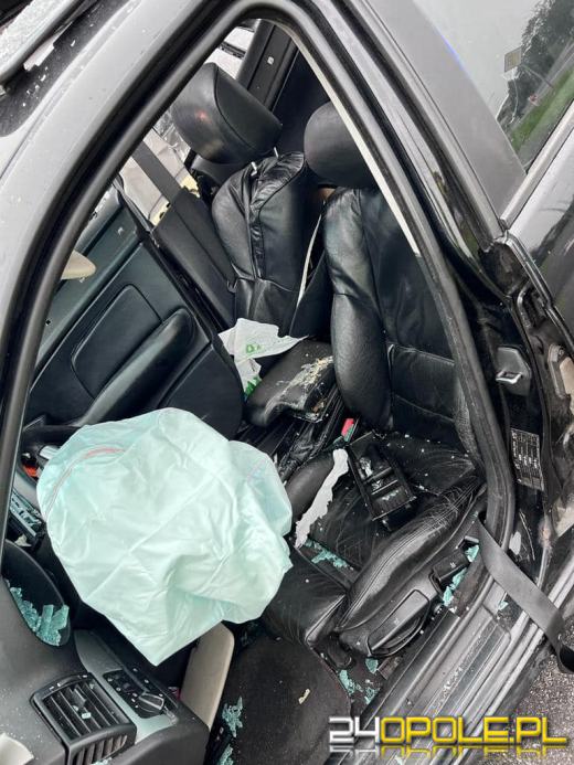 Zderzenie pojazdów w Namysłowie. Obaj kierowcy trafili do szpitala