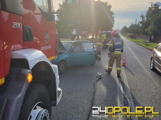 Dwie osoby trafiły do szpitala po zderzeniu pojazdów na DK 40