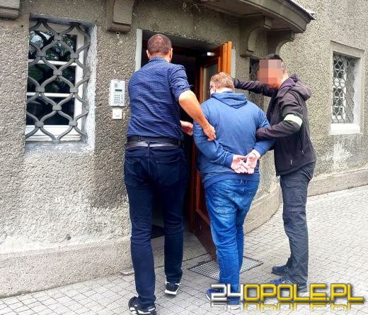 Bank nie dał mu kredytu, więc podrobił dokumenty. Na konto trafiły...zarzuty