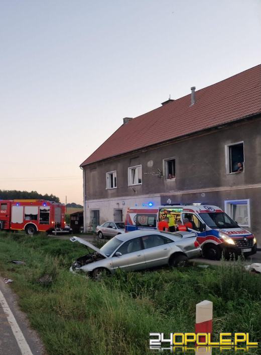 Zderzenie ciężarówki z dwiema osobówkami w Hanuszowie