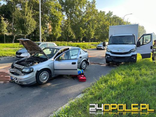 Kolizja kilku pojazdów na Nysy Łużyckiej w Opolu