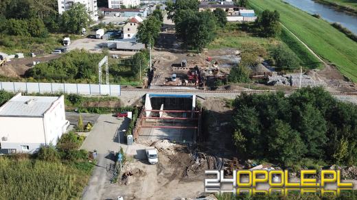 Trwają prace przy wiadukcie na Krapkowickiej. Ojców sukcesu jest wielu...
