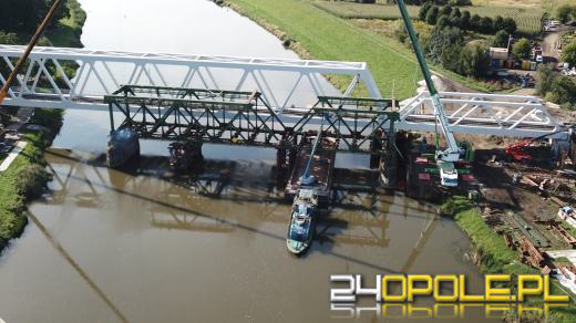 Stary most kolejowy na Odrze przeszedł do historii