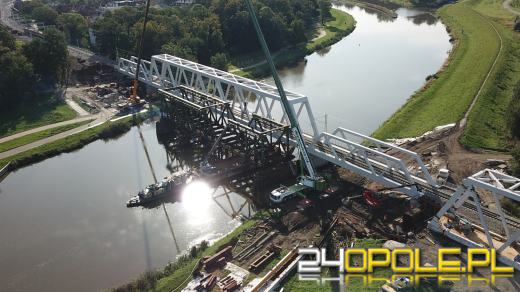 Stary most kolejowy na Odrze przeszedł do historii