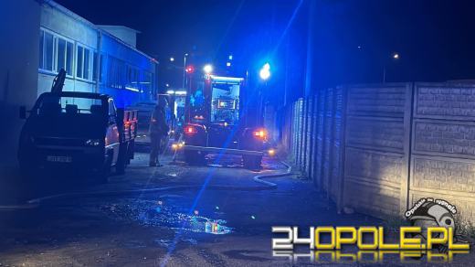 Duży pożar hali magazynowej w Nysie